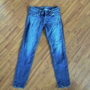🩵American Eagle Outfitters Super Stretch Jeggings Size 2 SHORT🩵